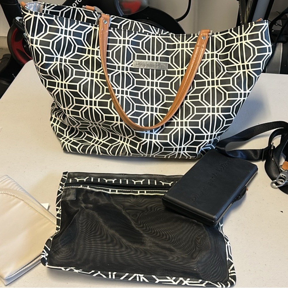 Petunia pickle bottom diaper bag
